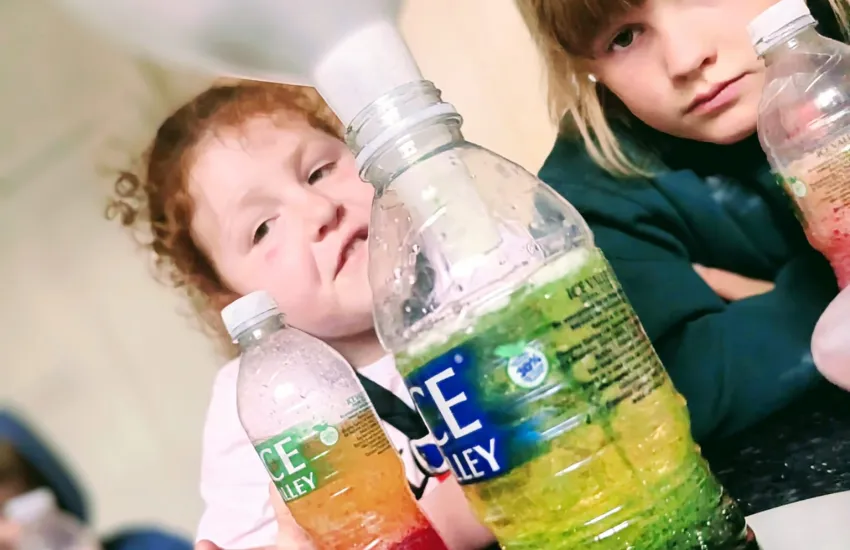 Cubs making a lava lamp